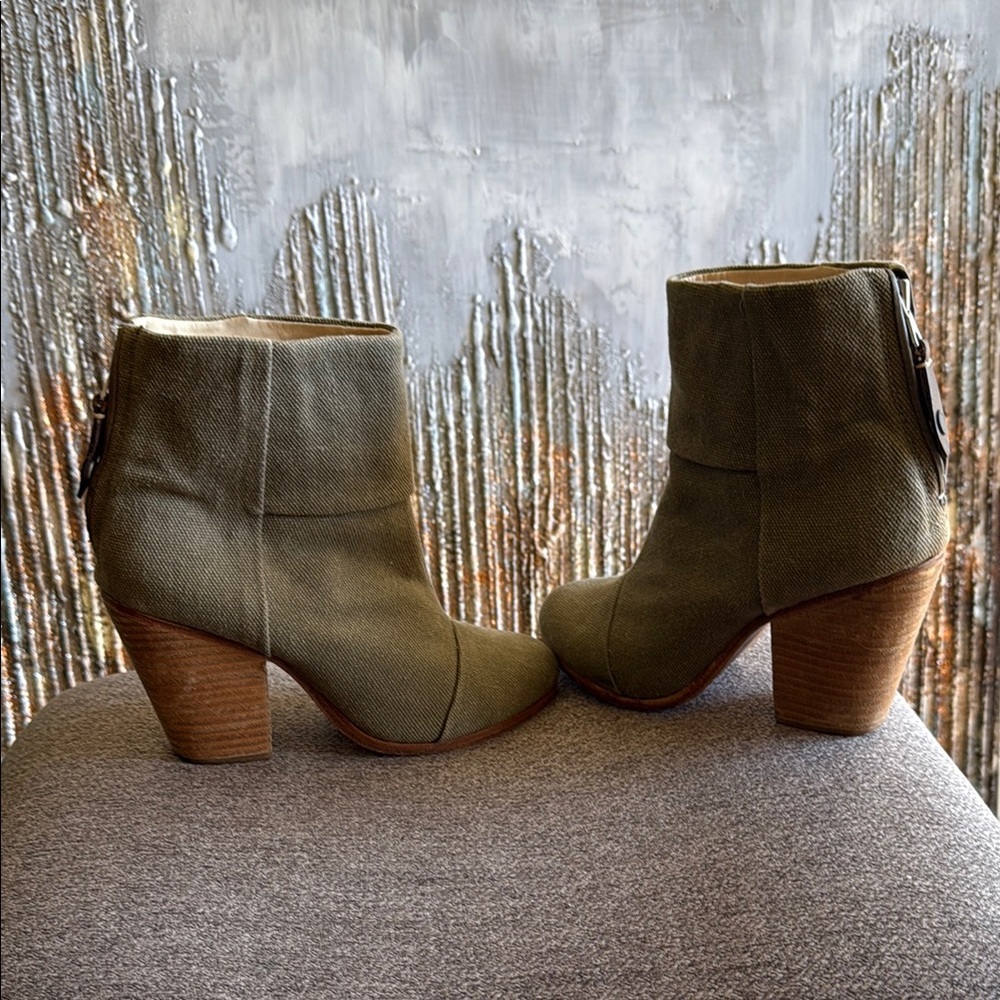 Rag & Bone Newbury Canvas Bootie size 6 very good condition.